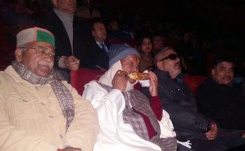 मसूरी विंटर कार्निवल में चुनावी “दंगल” की तैयारी की हरीश रावत ने