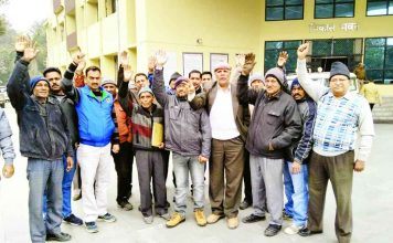 डाक्टरों ने हड़ताल कर जताया विरोध