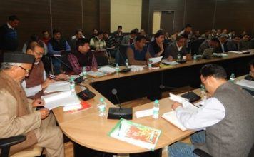 मनरेगा को और अधिक सशक्त स्वरूप दें अधिकारी : भगत सिंह