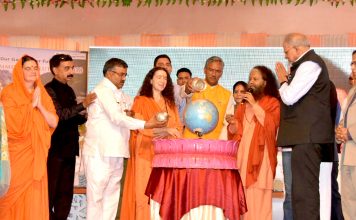 गंगा तट पर शुरु हुआ ’’दि समिट आॅफ साॅल्यूसन्स-2018’ rishikesh,trivendra singh rawat