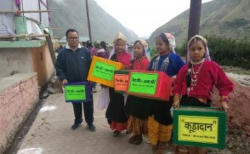 Mera-Gaon, Swachh-Gaon Campaign arrives in Mana village