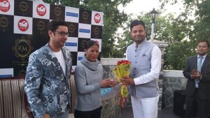 Mussoorie Chairman Anuj Gupta felicitating Mary Kom