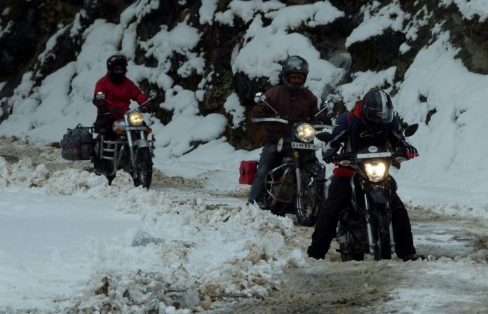 bikes, riding, ride, snowstorm