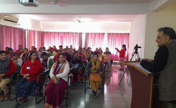 Rural Development Institute Jolly Grant presents certificates to Asha workers