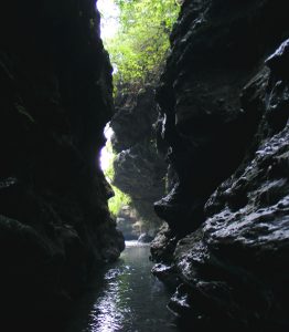 Robbers_Cave,_Dehradun