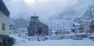 Kedarnath, shrine,snow