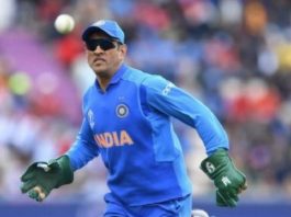 sports ministry in favour of ms dhoni