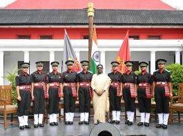 वीरता और विवेक को जीवन का मार्गदर्शक बनाएं युवा अधिकारीः राष्ट्रपति